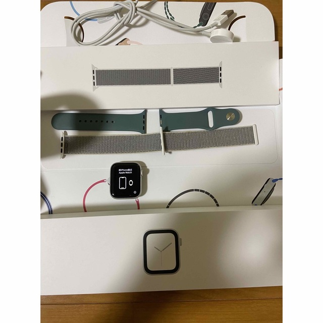 Apple Watch Series 4 44mmシルバーアルミ 本命ギフト 51.0%OFF www