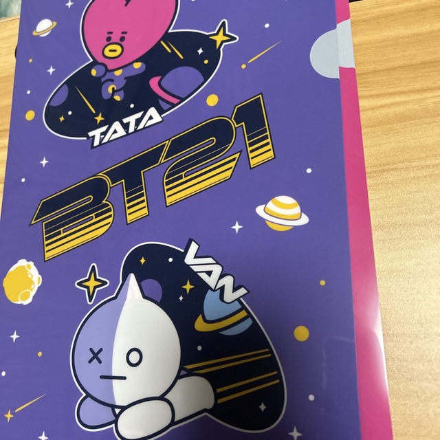 防弾少年団(BTS)(ボウダンショウネンダン)のBT21 クリアファイル2枚セット エンタメ/ホビーのアニメグッズ(クリアファイル)の商品写真