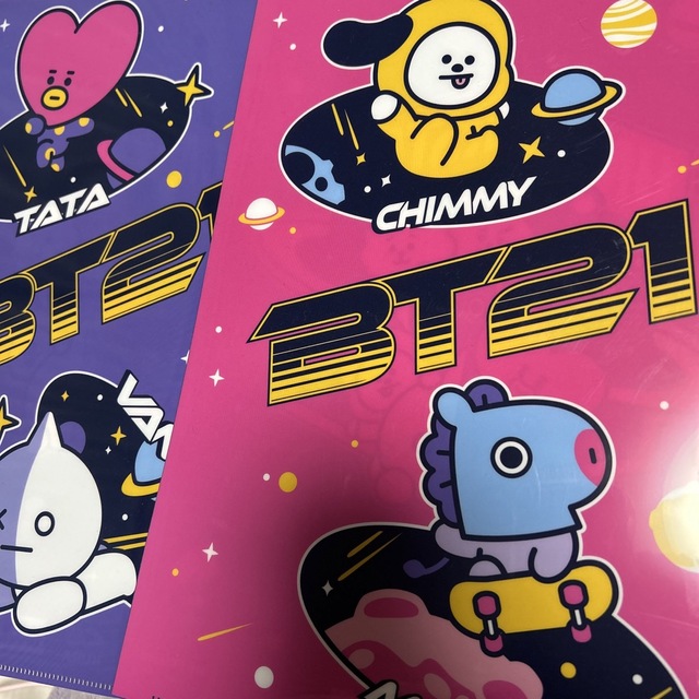 防弾少年団(BTS)(ボウダンショウネンダン)のBT21 クリアファイル2枚セット エンタメ/ホビーのアニメグッズ(クリアファイル)の商品写真