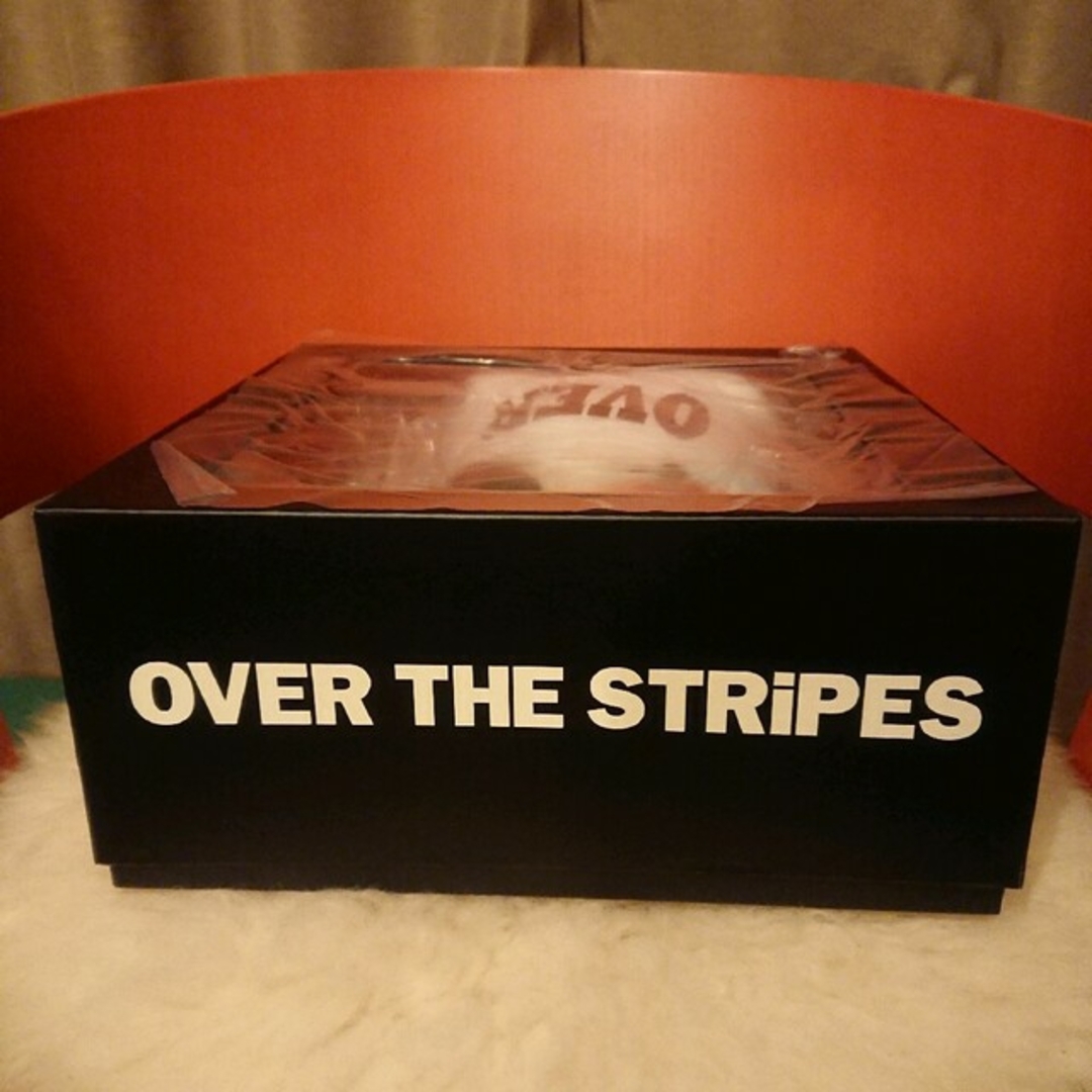 OVER THE STRIPES(オーバーザストライプス)の希少！未使用★オーバーザストライプス ギズモフィギュア&ＴシャツＬ グレムリン エンタメ/ホビーのおもちゃ/ぬいぐるみ(キャラクターグッズ)の商品写真