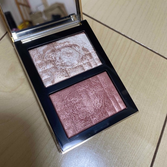 BOBBI BROWN(ボビイブラウン)のボビイブラウン　ハイライティングパウダーデュオ　LO2 ピンクグロウ コスメ/美容のベースメイク/化粧品(フェイスカラー)の商品写真