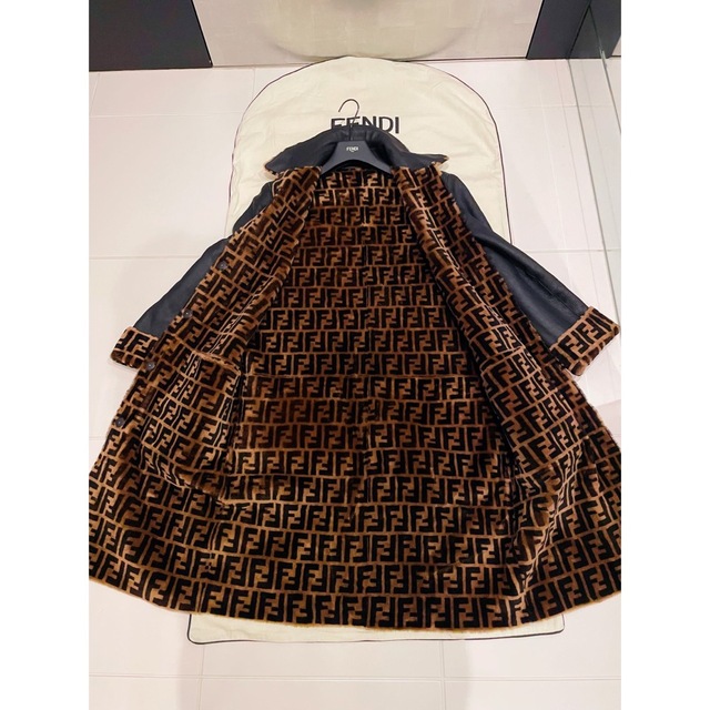 FENDI(フェンディ)の⭐︎まー様 専用⭐︎ レディースのジャケット/アウター(毛皮/ファーコート)の商品写真