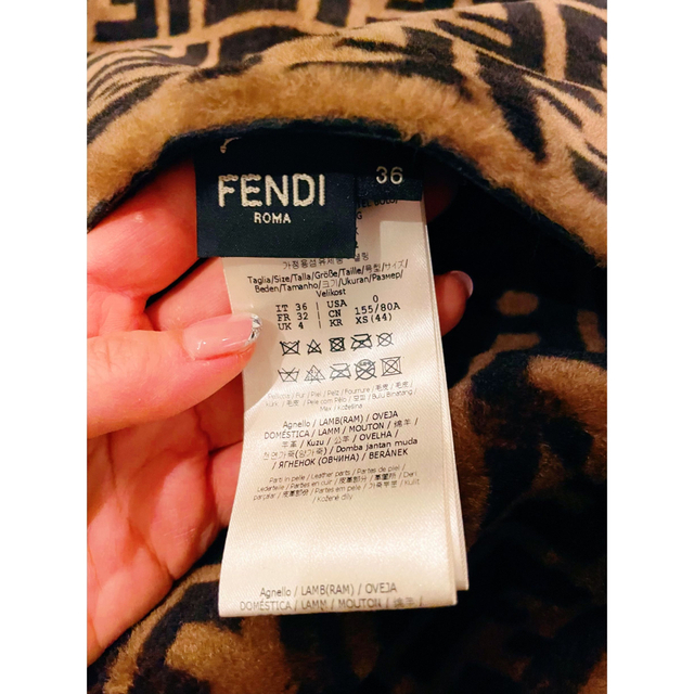 FENDI(フェンディ)の⭐︎まー様 専用⭐︎ レディースのジャケット/アウター(毛皮/ファーコート)の商品写真