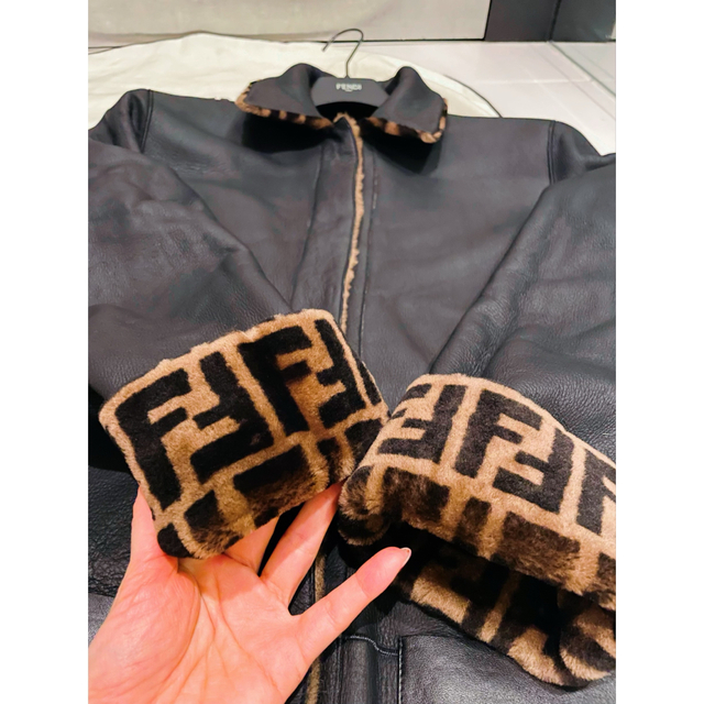 FENDI(フェンディ)の⭐︎まー様 専用⭐︎ レディースのジャケット/アウター(毛皮/ファーコート)の商品写真
