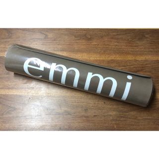 エミ(emmi)のエミ　emmi ヨガマット　ストラップ付き(ヨガ)