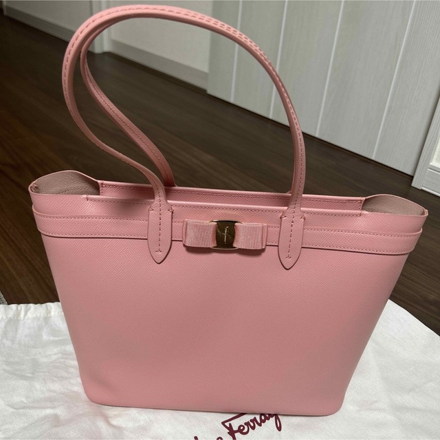 正規取扱店】 Ferragamo - フェラガモトートバッグ トートバッグ