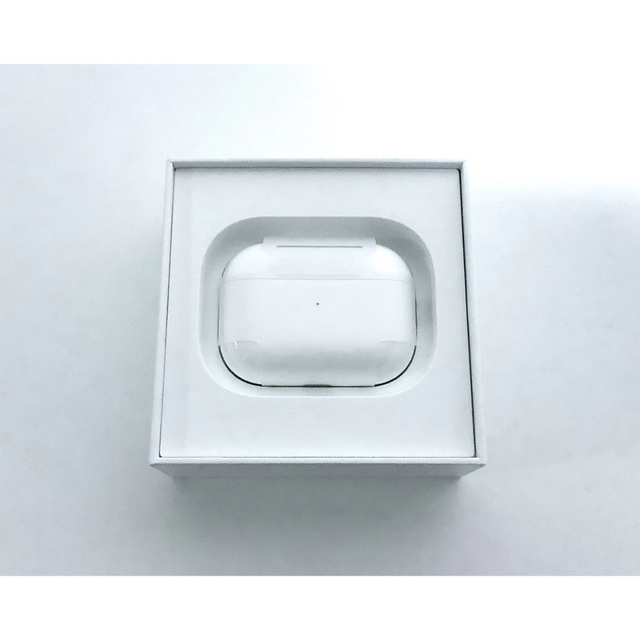 Apple(アップル)の新品　airpods pro2 スマホ/家電/カメラのオーディオ機器(ヘッドフォン/イヤフォン)の商品写真
