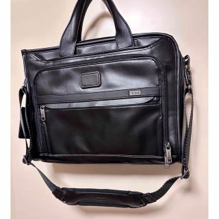 TUMI - 【未使用】TUMI レザー スリム・デラックス・ポートフォリオの