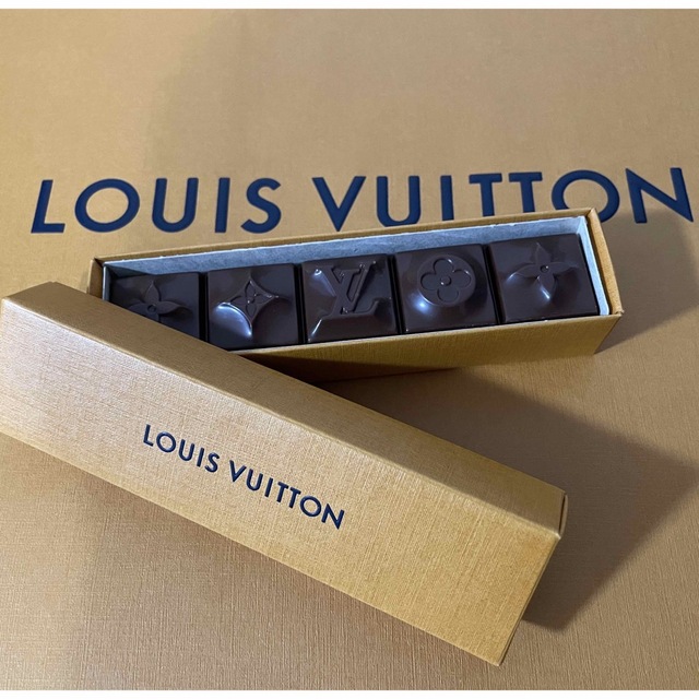 LOUIS VUITTON(ルイヴィトン)のルイヴィトン　チョコレート　パリ限定 食品/飲料/酒の食品(菓子/デザート)の商品写真