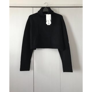 ザラ(ZARA)の新品　ZARA ザラ　ハイネックニットセーター　クロップド丈ニット　ブラック　黒(ニット/セーター)