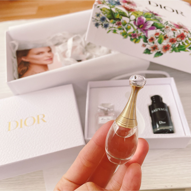 Dior(ディオール)の新品未使用　ジャドール オードゥ パルファン(5mL) Dior コスメ/美容のキット/セット(サンプル/トライアルキット)の商品写真