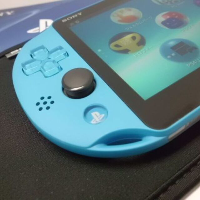 PlayStation Vita(プレイステーションヴィータ)のPSVITA PCH-2000 Aqua Blue エンタメ/ホビーのゲームソフト/ゲーム機本体(携帯用ゲーム機本体)の商品写真