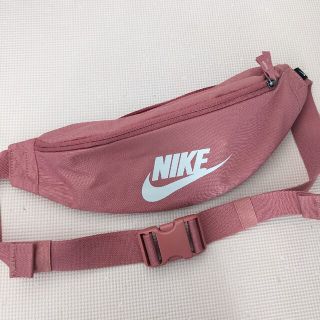 ナイキ(NIKE)の【あーりん様専用】NIKE　ウエストポーチ　ナイキ(ボディバッグ/ウエストポーチ)