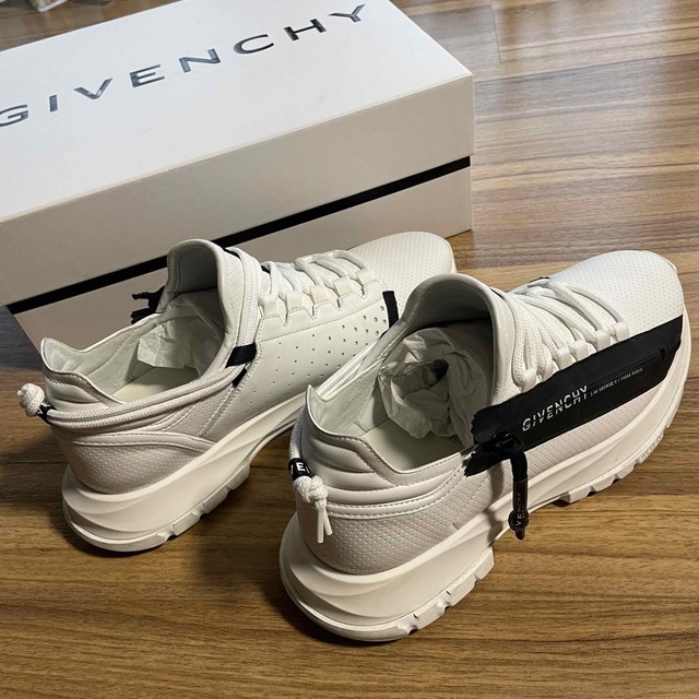 GIVENCHY(ジバンシィ)のGIVENCHY 人気スニーカー メンズの靴/シューズ(スニーカー)の商品写真