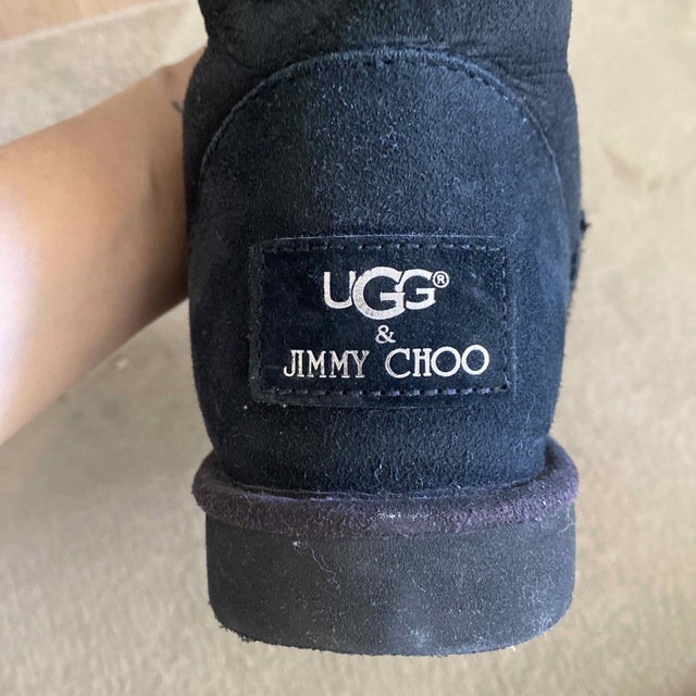 JIMMY CHOO(ジミーチュウ)のJIMMY CHOO×UGGコラボムートンブーツ　ジミーチュウ　アグ レディースの靴/シューズ(ブーツ)の商品写真