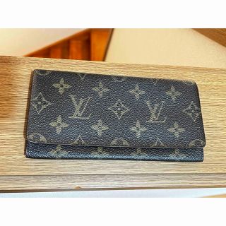 ルイヴィトン(LOUIS VUITTON)のLOUIS VUITTON ルイヴィトン M61818 二つ折り 長財布(財布)