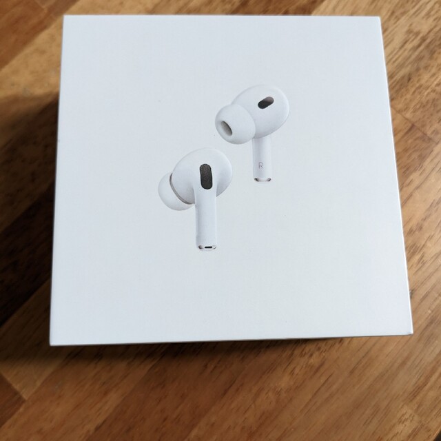 Apple(アップル)のApple AirPods Pro2 第2世代 MQD83J/A スマホ/家電/カメラのスマホアクセサリー(ストラップ/イヤホンジャック)の商品写真