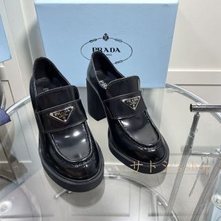 ローファー/革靴PRADA ヒールローファー 美品 23.5-24.0㎝靴レディース