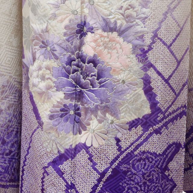 振袖 中古 リサイクル フルセット 正絹 絞り ガード済 刺繍 白 紫 低身長  レディースの水着/浴衣(振袖)の商品写真