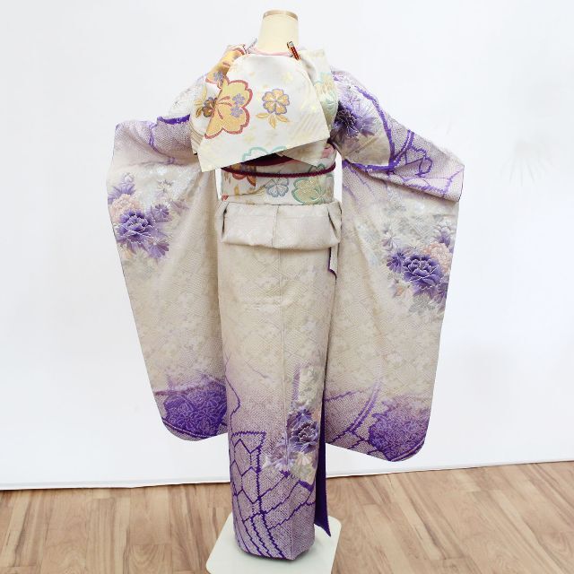 振袖 中古 リサイクル フルセット 正絹 絞り ガード済 刺繍 白 紫 低身長  レディースの水着/浴衣(振袖)の商品写真