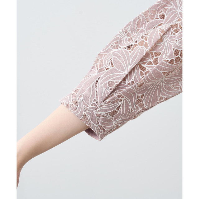natural couture(ナチュラルクチュール)の配色レースタックスリーブブラウス　ネイビー レディースのトップス(シャツ/ブラウス(長袖/七分))の商品写真