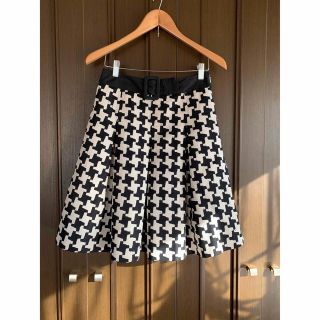 エムズグレイシー(M'S GRACY)のエムズグレイシー　 M'S GRACY 38清楚な千鳥格子スカート(ひざ丈スカート)