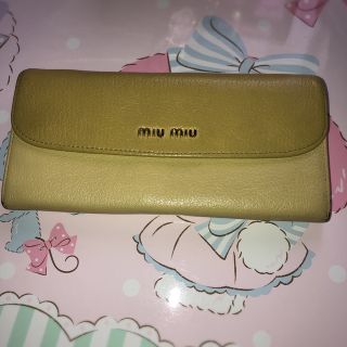 ミュウミュウ(miumiu)のMIU MIU イエロー長財布(財布)