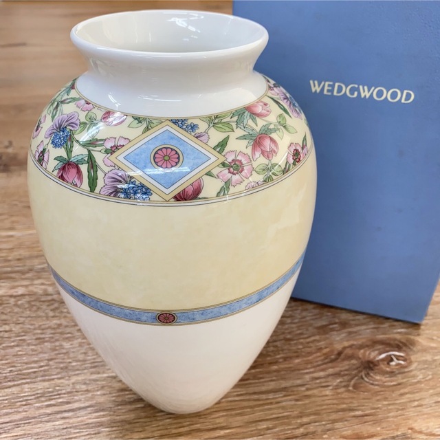 r3253 ウェッジウッド Wedgwood 花瓶