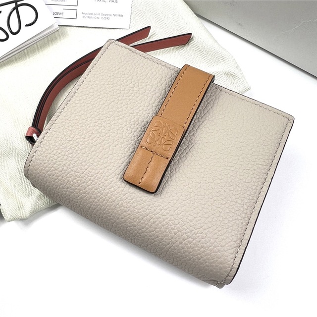 定番の中古商品 今期モデルLOEWE コンパクト ジップウォレット ilam.org