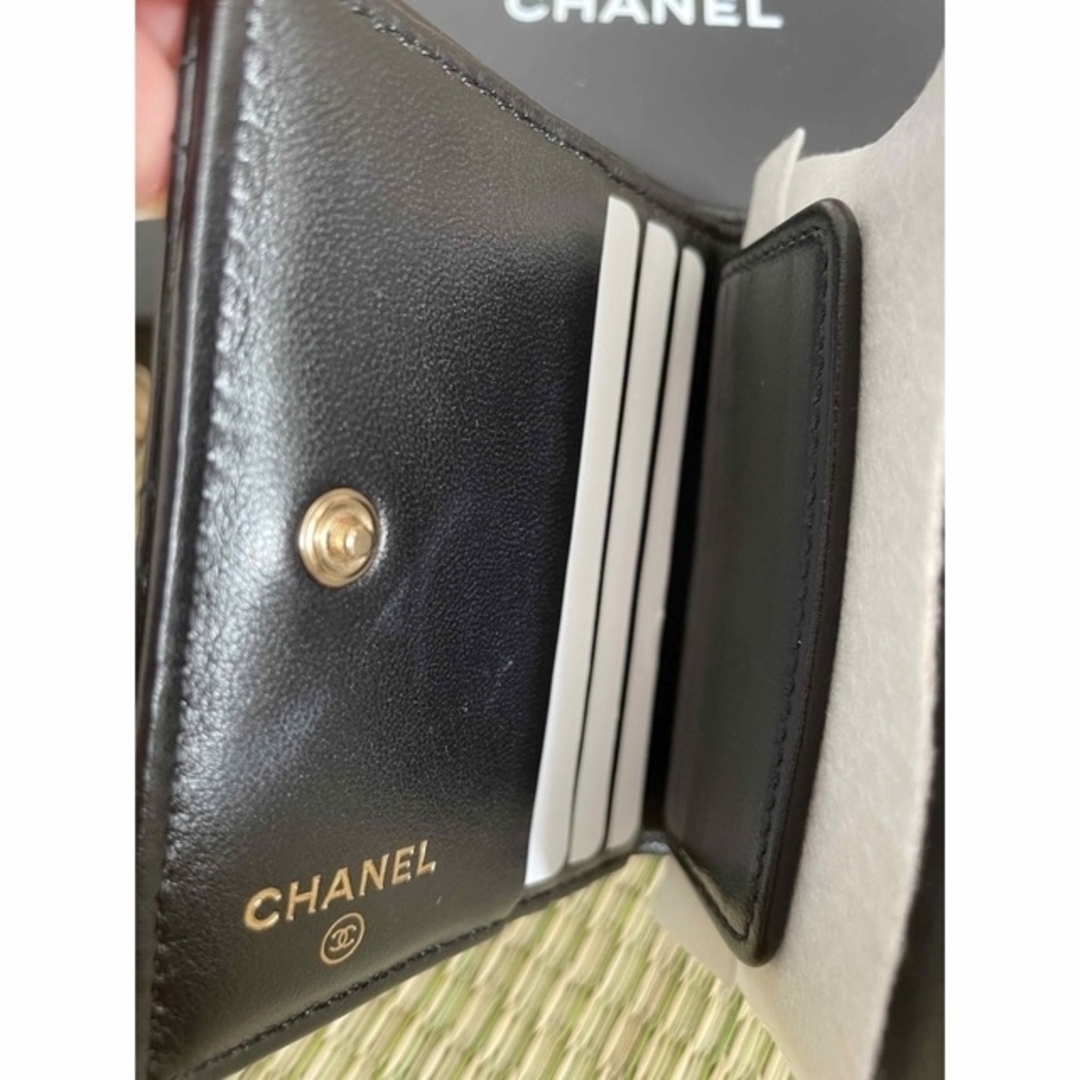 CHANEL(シャネル)のシャネル　二つ折り財布　マトラッセキャビアスキン レディースのファッション小物(財布)の商品写真