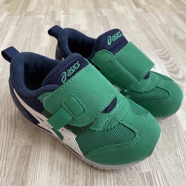 asics(アシックス)のasics スニーカー　15㎝ キッズ/ベビー/マタニティのキッズ靴/シューズ(15cm~)(スニーカー)の商品写真