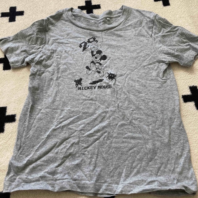 ミッキー　グレー　120  半袖　Tシャツ キッズ/ベビー/マタニティのキッズ服男の子用(90cm~)(Tシャツ/カットソー)の商品写真