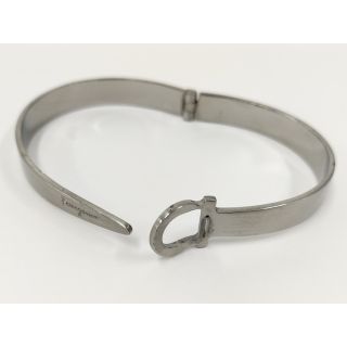 Ferragamo - Salvatore Ferragamo バングル ガンチーニ シルバーの通販