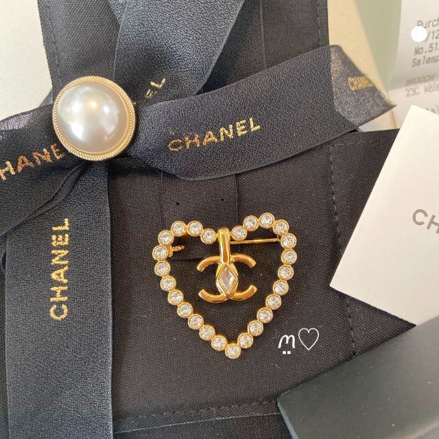 CHANEL ブローチ　未使用品