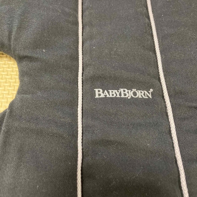 BABYBJORN(ベビービョルン)のベビービョルン　ベビーキャリアmini  ブラック キッズ/ベビー/マタニティの外出/移動用品(抱っこひも/おんぶひも)の商品写真