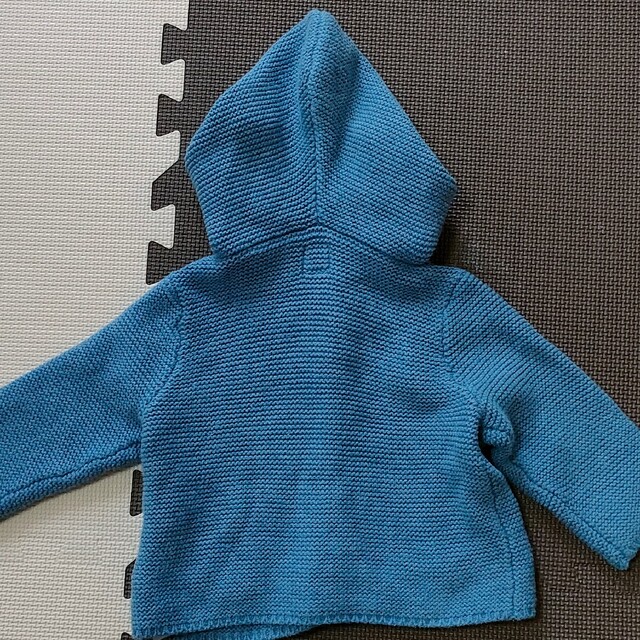 babyGAP(ベビーギャップ)のGAP　baby　くまさんニットカーディガン　ブルー　6-12month キッズ/ベビー/マタニティのベビー服(~85cm)(カーディガン/ボレロ)の商品写真