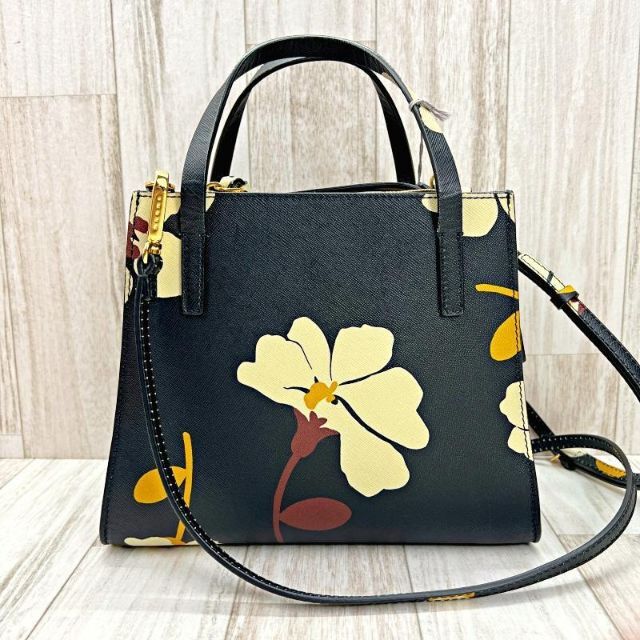 マルニ MARNI 2WAYショルダーバッグ フラワー ブラック 即納!最大
