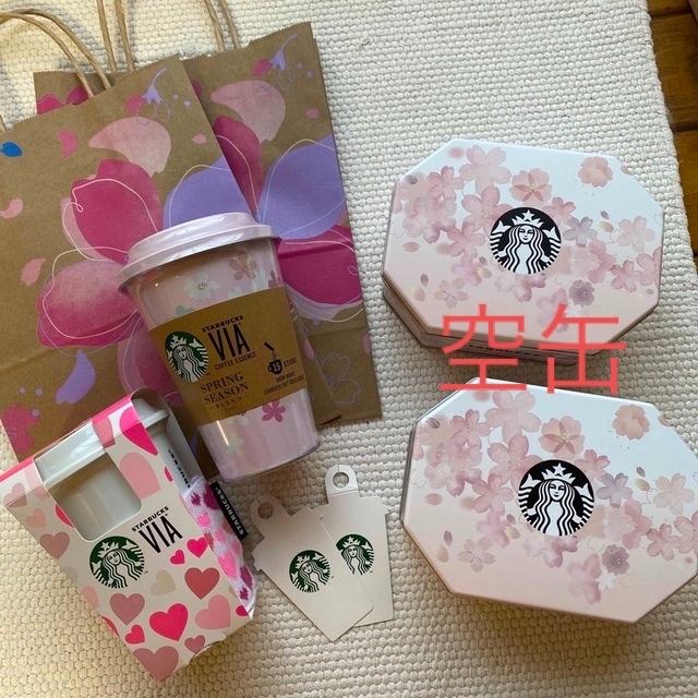 Starbucks Coffee(スターバックスコーヒー)の新品　スターバックス　桜クッキー缶　ヴィア缶　さくら　紙袋つき 食品/飲料/酒の食品(菓子/デザート)の商品写真