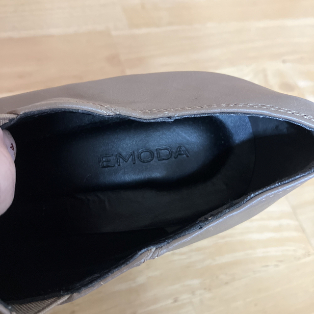 EMODA(エモダ)のEMODA ラウンドステッチシューズ Lサイズ モカ レディースの靴/シューズ(ローファー/革靴)の商品写真