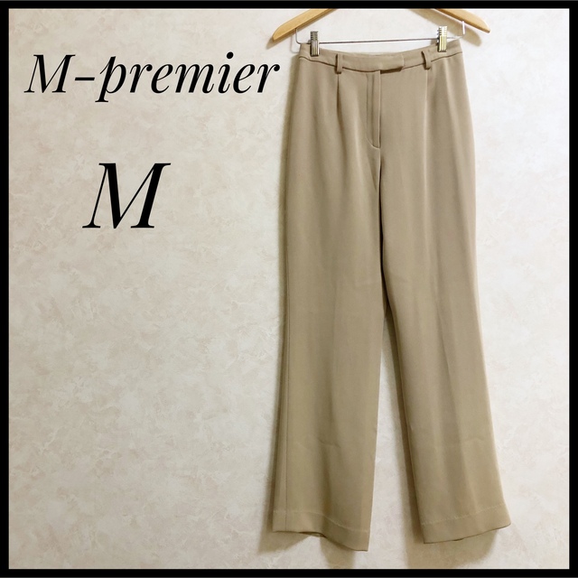 M-premier(エムプルミエ)のM-premier エムプルミエ　40 ワイドパンツ　ベージュ　フレアパンツ レディースのパンツ(カジュアルパンツ)の商品写真