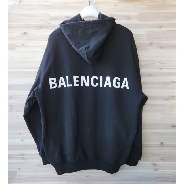 国内外の人気集結！ Balenciaga バレンシアガ ブラック パーカー BALENCIAGA ロゴ - パーカー