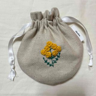 春を感じるミモザ刺繍の巾着ポーチ(ポーチ)