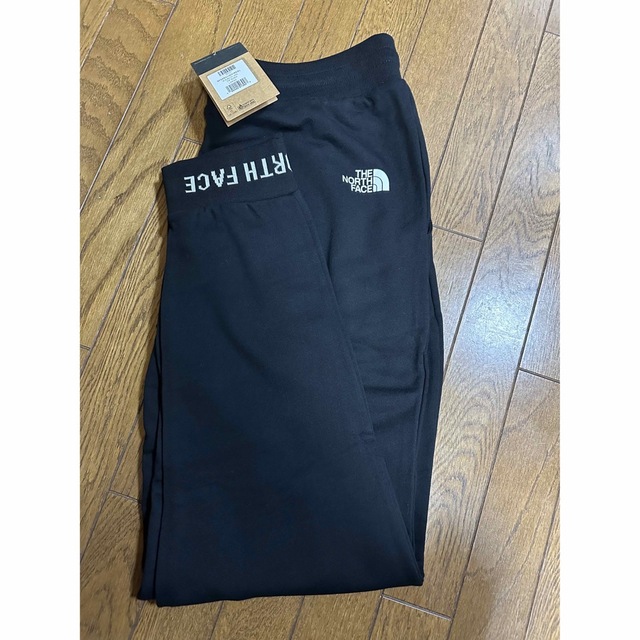 THE NORTH FACE(ザノースフェイス)の新品　ノースフェイス　スウェットパンツ　L（X L） メンズのパンツ(その他)の商品写真