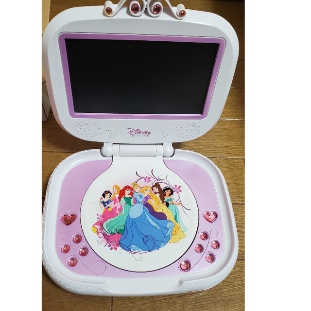 Disney(ディズニー)のディズニー　プリンセスDVDプレーヤー7インチ スマホ/家電/カメラのオーディオ機器(ポータブルプレーヤー)の商品写真