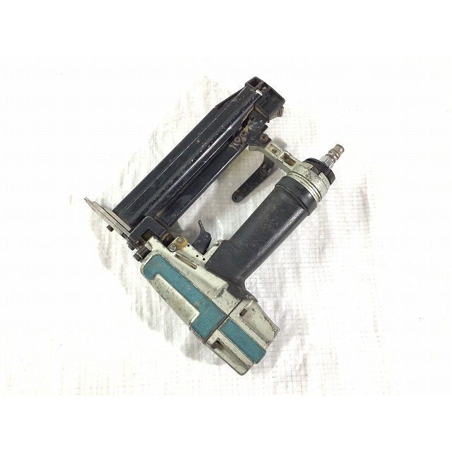 Makita - ☆中古品☆makita マキタ 常圧 50mm 仕上釘打機 AF502 Makita - ☆中古品☆makita マキタ 常圧 50mm 仕上釘打機 AF502
