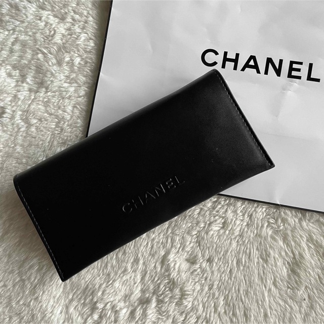 シルバー/レッド 【CHANEL】シャネル メガネケース・小物入れ 未使用