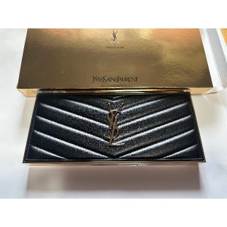 イヴサンローラン(Yves Saint Laurent)のイヴ・サンローラン　クチュール　カラー　クラッチ(アイシャドウ)