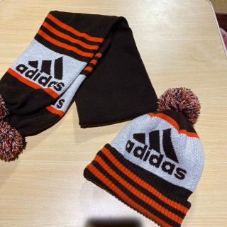 アディダス(adidas)のadidas ニット帽マフラーセット　再出品(ニット帽/ビーニー)