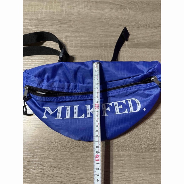 MILKFED.(ミルクフェド)のミルクフェド　ポーチ レディースのファッション小物(ポーチ)の商品写真