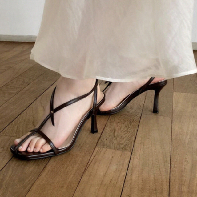 TODAYFUL(トゥデイフル)のcelon  thin strap cross sandal  レディースの靴/シューズ(サンダル)の商品写真